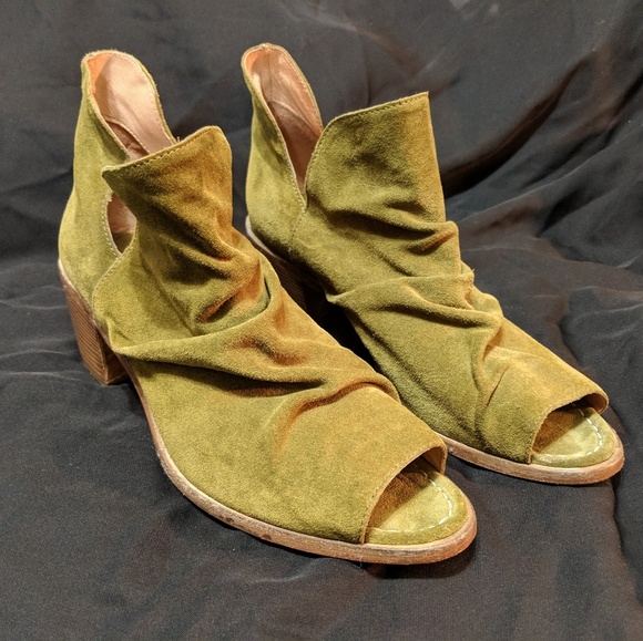 Sundance Shoes - Sundance Catalog Sienna Green Slouch Style Boots